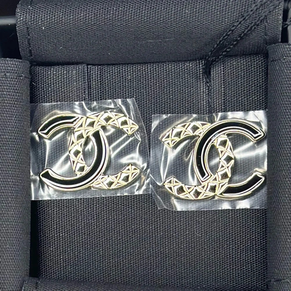 Chanel BRAND NEW Pierced CC Earrings
